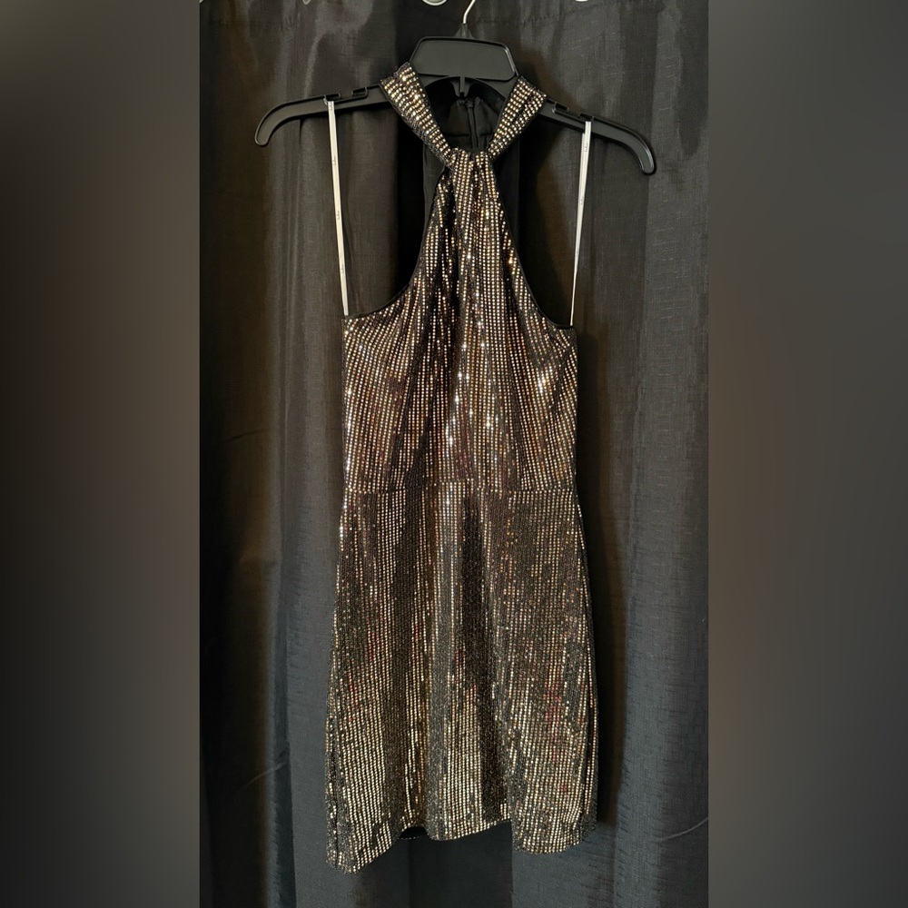 Bodycon halter dress